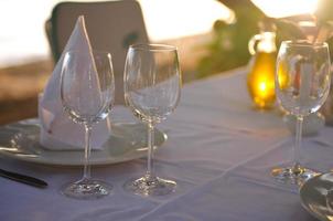 glasses restaurant outdoor photo