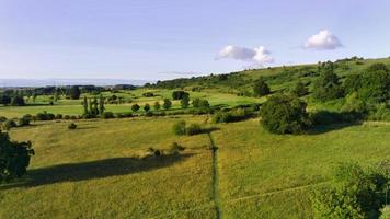 imágenes aéreas y vistas en ángulo alto de la campiña británica, imágenes de drones foto