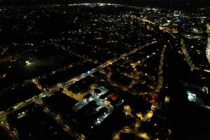 hermosa vista aérea de la ciudad británica por la noche foto