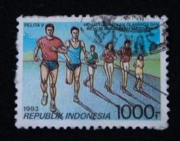sidoarjo, jawa timur, indonesia, 2022 - filatelia, colección de sellos deportivos foto