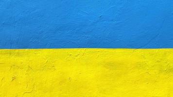 ukraine nationalflagge gemalt rauer wand hintergrund banner kopierraum