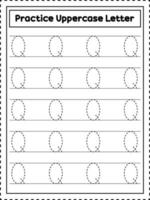 trazado de letras del alfabeto abc. letra mayúscula q. práctica de escritura a mano para niños en edad preescolar vector