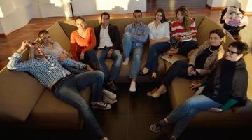 equipo de gente de negocios en reunión foto