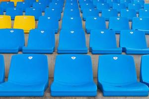 asientos vacíos en el estadio foto