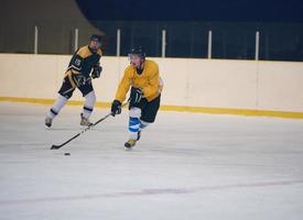 jugadores de hockey sobre hielo foto