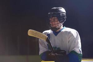 retrato de jugador de hockey sobre hielo foto