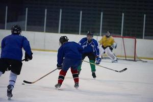 jugadores de hockey sobre hielo foto