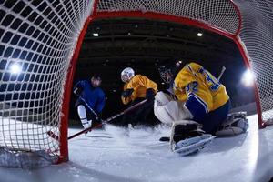 ice hockey goalkeeper photo