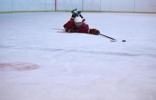 retrato de jugador de hockey sobre hielo foto