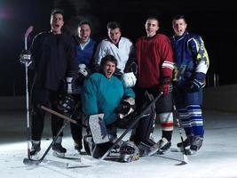 equipo de jugadores de hockey sobre hielo foto