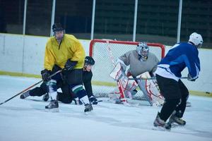 portero de hockey sobre hielo foto