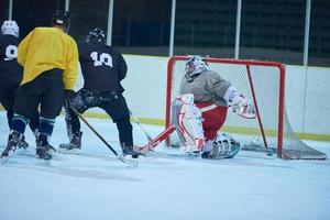 portero de hockey sobre hielo foto