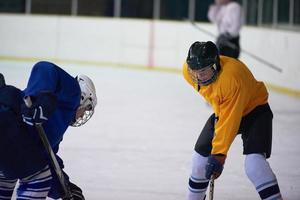 jugadores de hockey sobre hielo foto