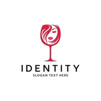 logotipo simple de vino de copa de belleza vector