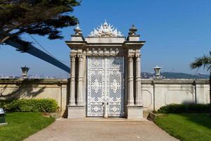 puerta en el palacio beylerbeyi foto