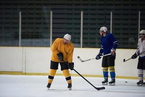 jugadores de hockey sobre hielo foto