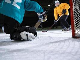 portero de hockey sobre hielo foto