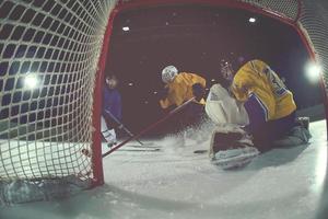ice hockey goalkeeper photo