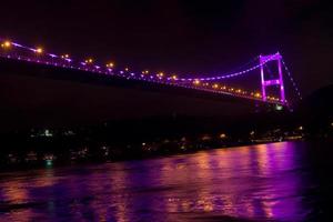 puente fatih sultan mehmet, estambul, turquía foto