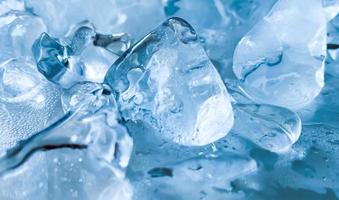 The ice cube shape has been adjusted to add color,It will help refresh and make you feel good. photo