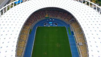 vista aérea del complejo deportivo nacional olímpico en Kyiv, ucrania video