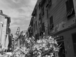 monterosso in italy photo