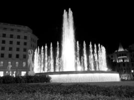 barcelona at night photo