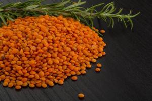 Red raw lentils
