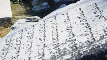 rood hal basiliek Romeins historisch structuur in de oude Grieks wereld in kalkoen bergama video