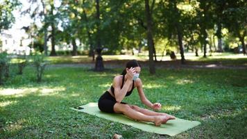 yoga på de parkera video