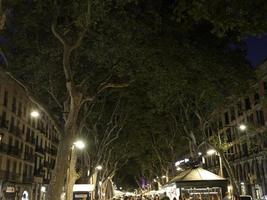 barcelona at night photo