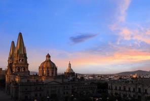 basílica de la catedral de guadalajara, méxico, en el centro histórico, cerca de la plaza de armas y la plaza de la liberación foto