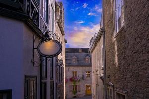 canadá, antiguas atracciones turísticas de la ciudad de quebec, petit champlain ciudad baja y distrito comercial foto