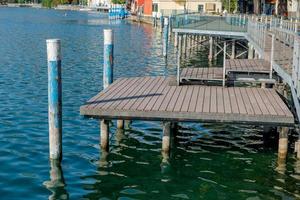 muelle para amarre de barcos foto