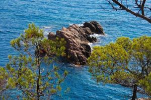 vistas de la costa brava catalana en sant feliu de guixols foto