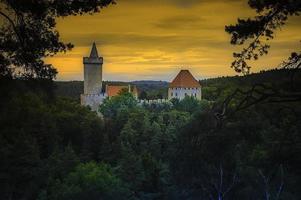 castillo kokorin en verano desde la república checa foto