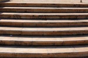 escalera en el parque de la ciudad. foto