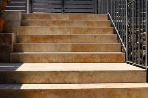 escalera en el parque de la ciudad. foto