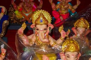 feliz ganesh chaturthi, dios hindú ganesha. foto