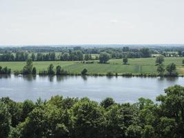 vista del río danubio en donaustauf foto