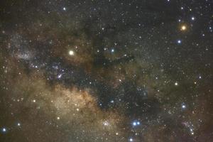 el centro de la galaxia de la vía láctea. fotografía de larga exposición con grano foto