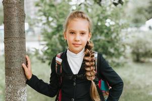 regreso a la escuela niño niña foto