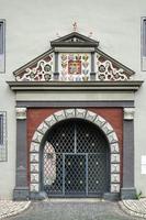 Weimar, Alemania, 2014. puerta ornamentada y arco en Weimar, Alemania foto