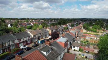 imágenes de alto ángulo de la ciudad británica y residenciales video