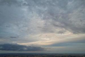 la vista aérea más hermosa de nubes dramáticas foto