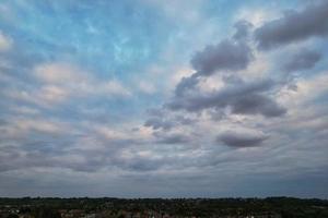 la vista aérea más hermosa de nubes dramáticas foto