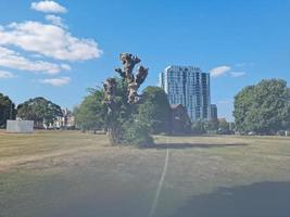 vista aérea del campo de cricket en el parque público local de hemel hempstead inglaterra gran bretaña foto