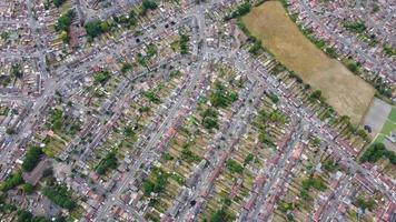 hög vinkel antal fot av brittiskt stad och bostäder