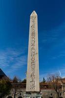 obelisco de teodosio de estambul, turquía foto