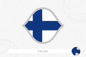 bandera de finlandia para la competencia de baloncesto sobre fondo de baloncesto gris. vector